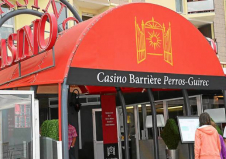 Les 9 casinos les moins rentables du groupe Barrière (situés à Besançon, Briançon, Carnac, Chamonix, Dax, Jonzac, Leucate, Perros-Guirec, les Sables-d'Olonne) et deux hôtels (le Pullman Bordeaux Lac et le Mercure Ni.jpg